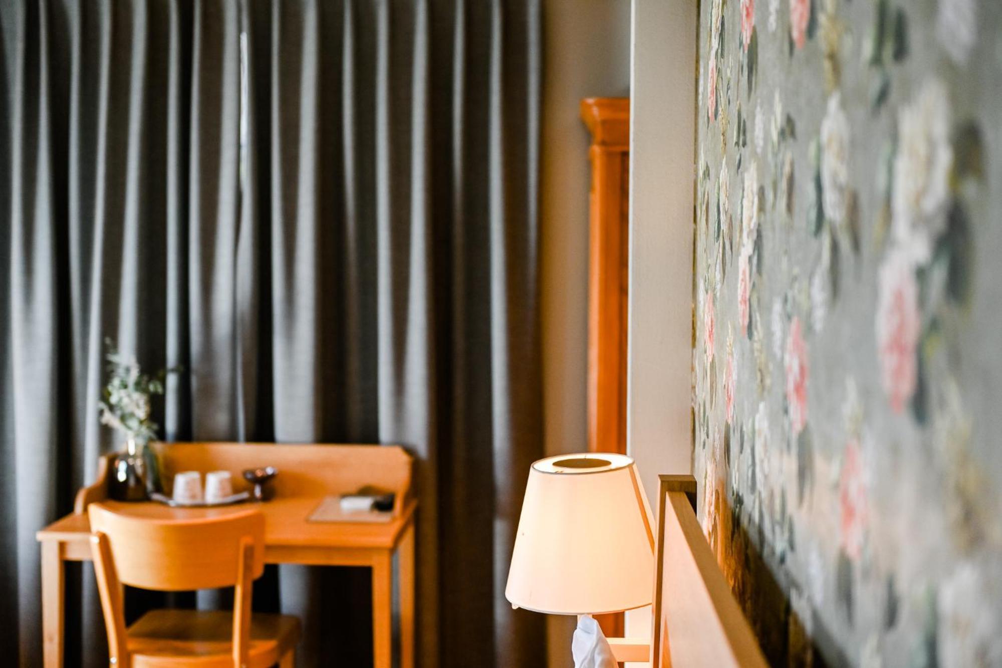 Gasthaus Zum Bauernhof Oberlunkhofen ภายนอก รูปภาพ